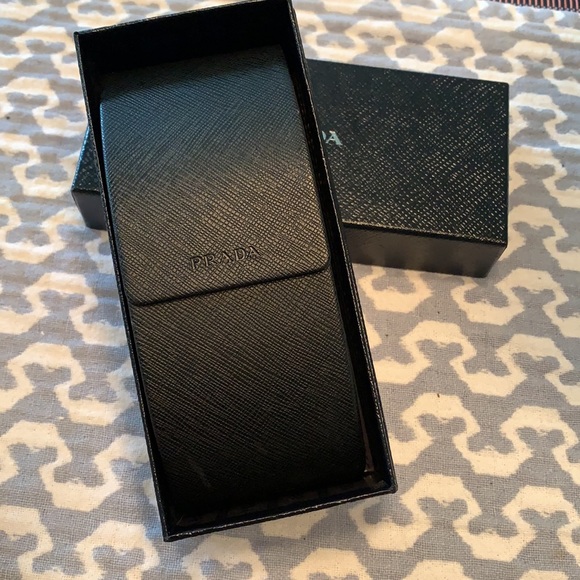 Prada sunglasses - Picture 3 of 12